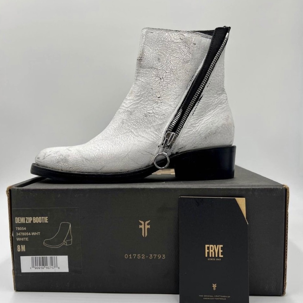 FRYE white Demi boot size 8M